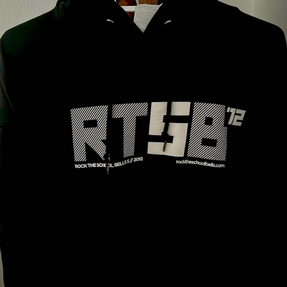 RTSB Rock the School Bells 2012 Vintage Sweater Black XL Ruby Ibarra Dead Prez